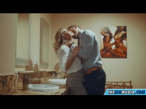 ❤️ Cando unha loura tetona seduce nun baño público ❤️❌ Vídeo de puta  na pornografía gl.xxxifuck.ru ❤